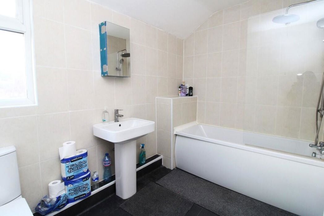 Property image 3 of 19