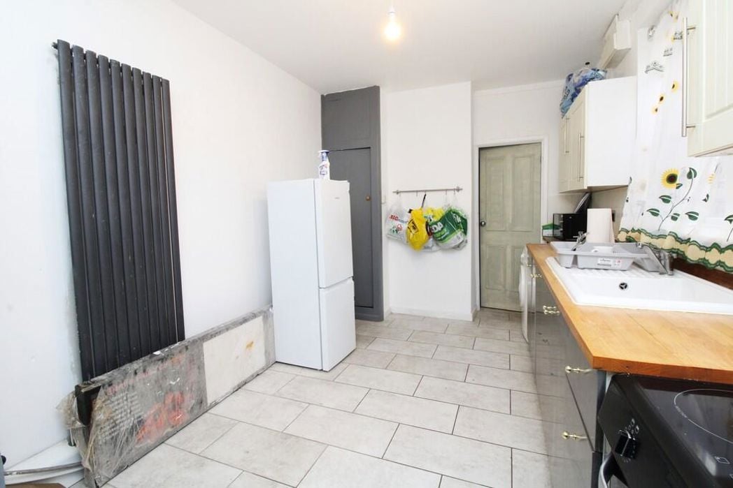 Property image 11 of 19