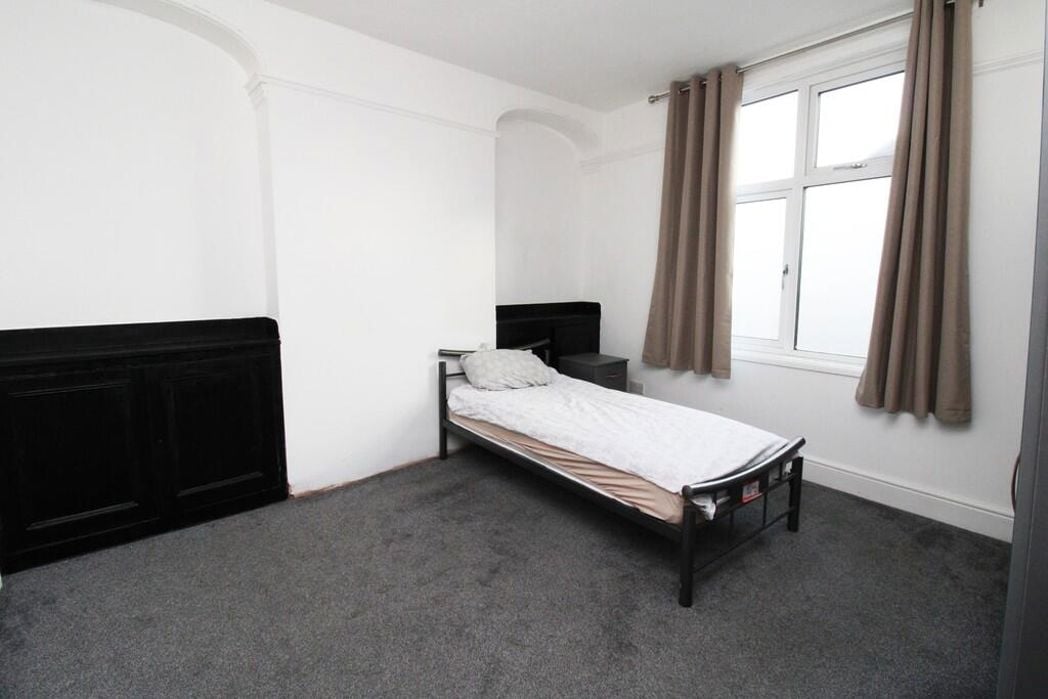 Property image 13 of 19
