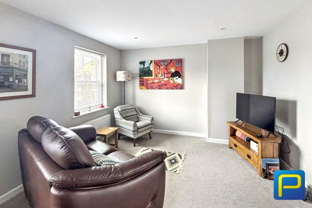 Property image 2 of 10