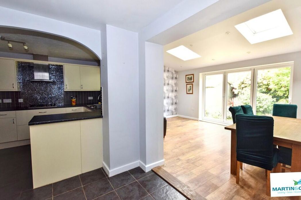 Property image 8 of 31