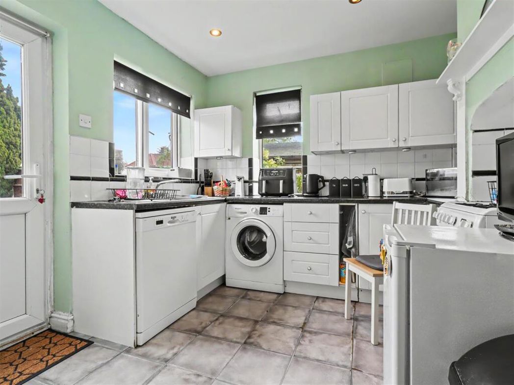Property image 2 of 29