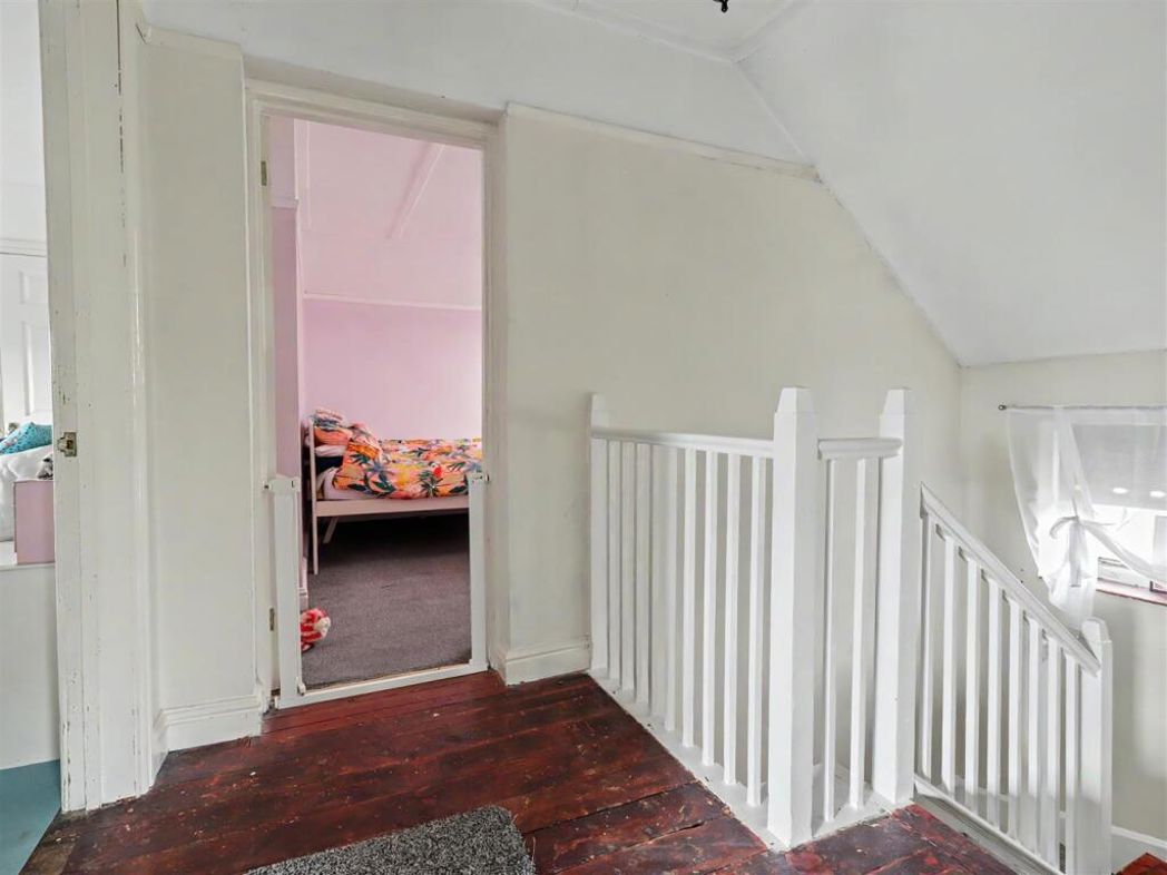 Property image 10 of 29