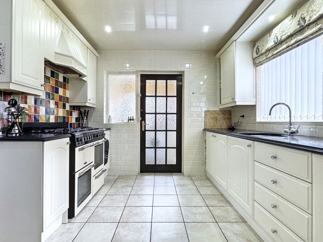 Property image 3 of 24