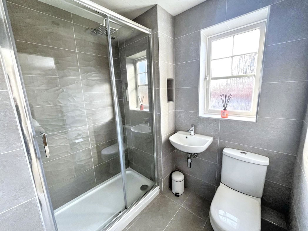 Property image 15 of 23