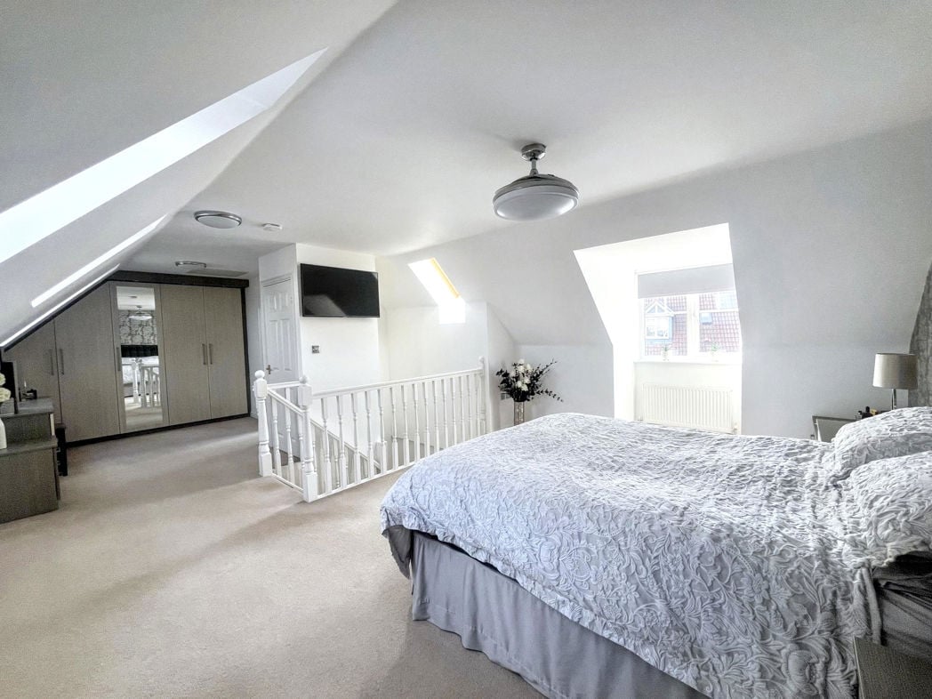 Property image 11 of 23