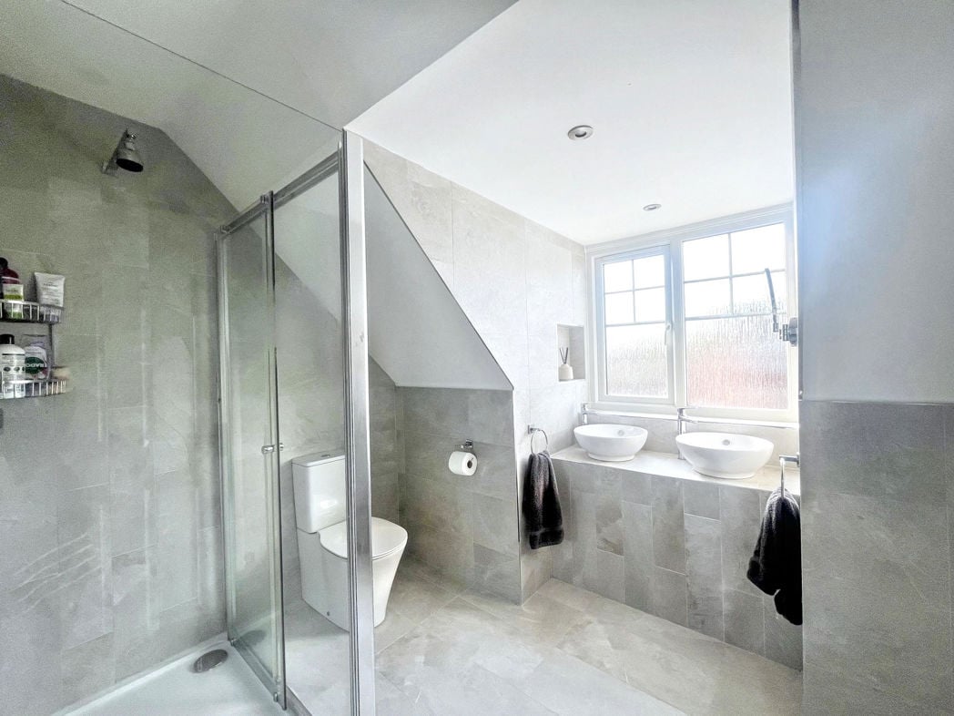 Property image 17 of 23