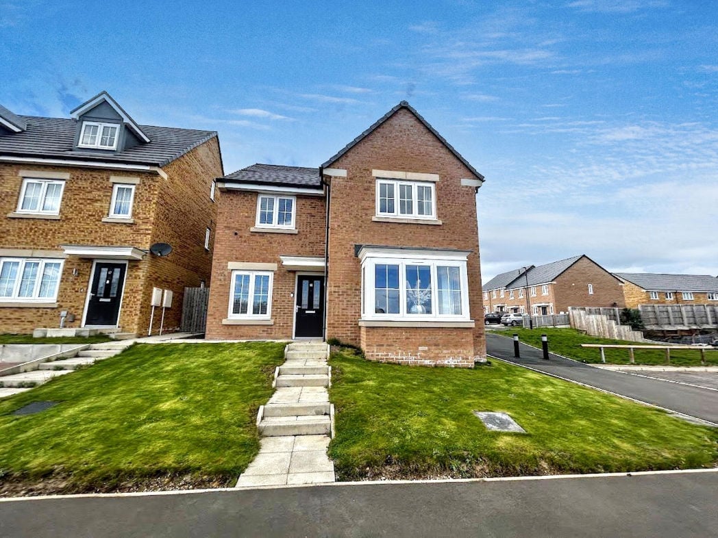 Property image 1 of 18