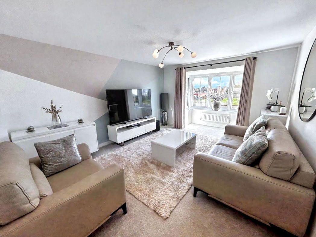 Property image 2 of 18