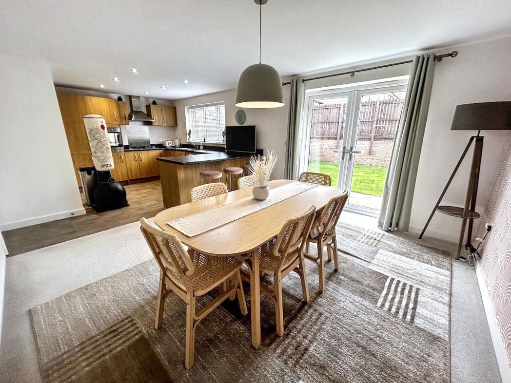 Property image 11 of 18