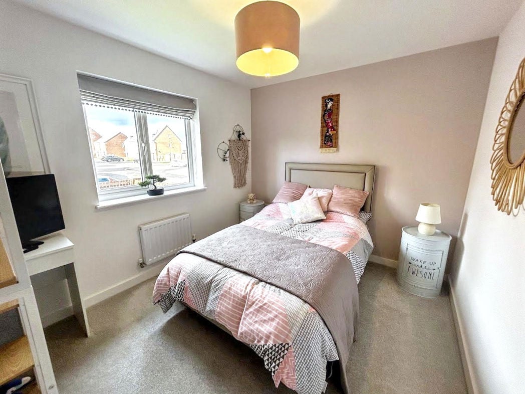 Property image 12 of 18