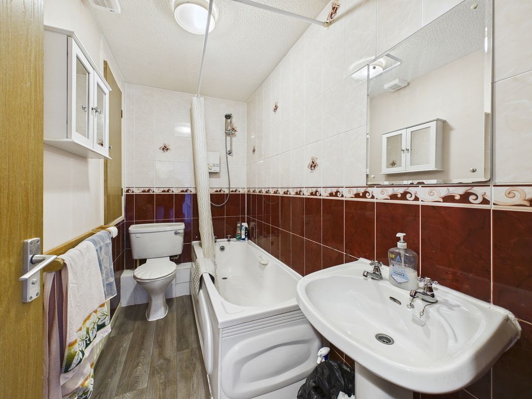 Property image 5 of 8