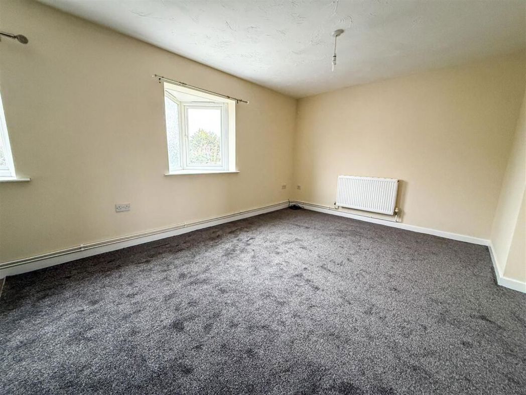 Property image 6 of 12