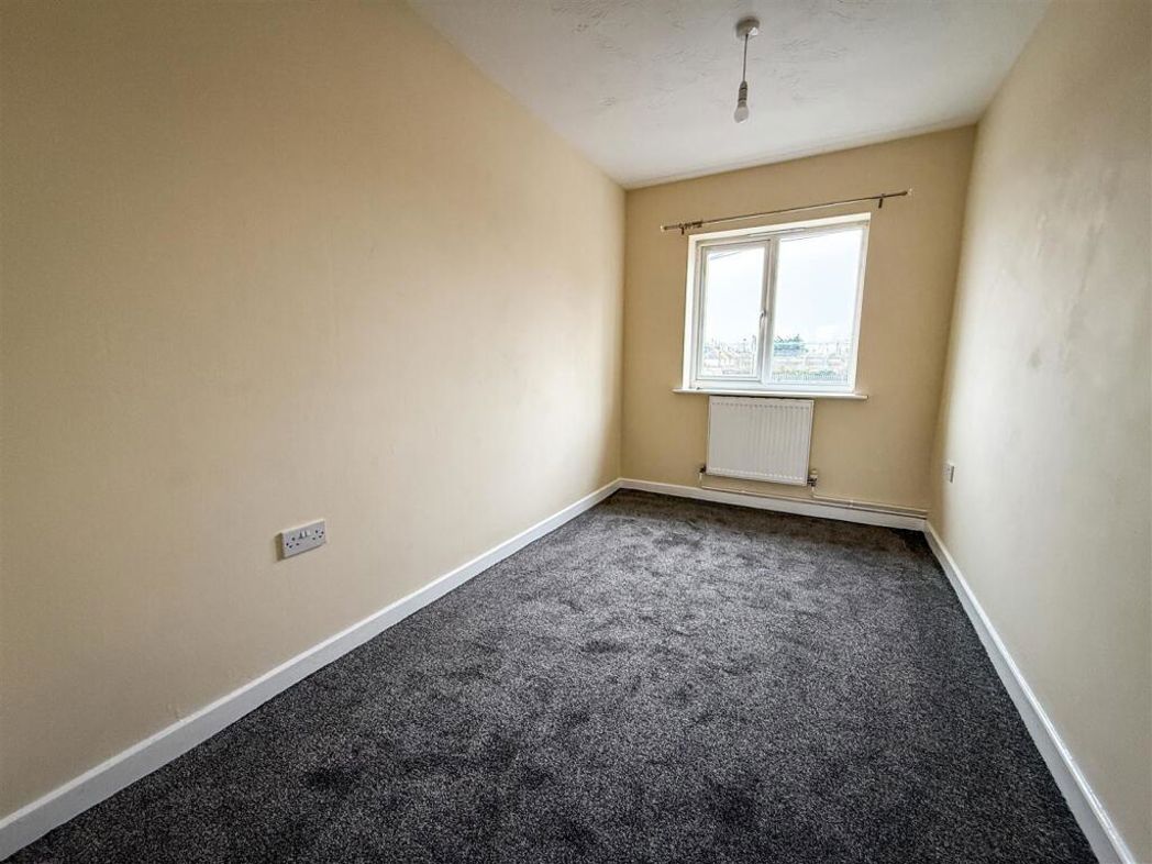 Property image 9 of 12
