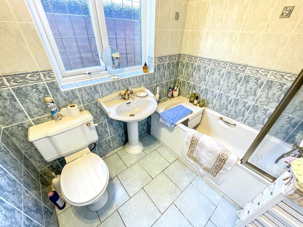 Property image 10 of 15