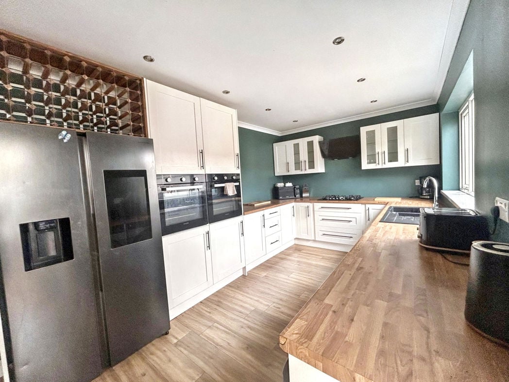 Property image 3 of 16