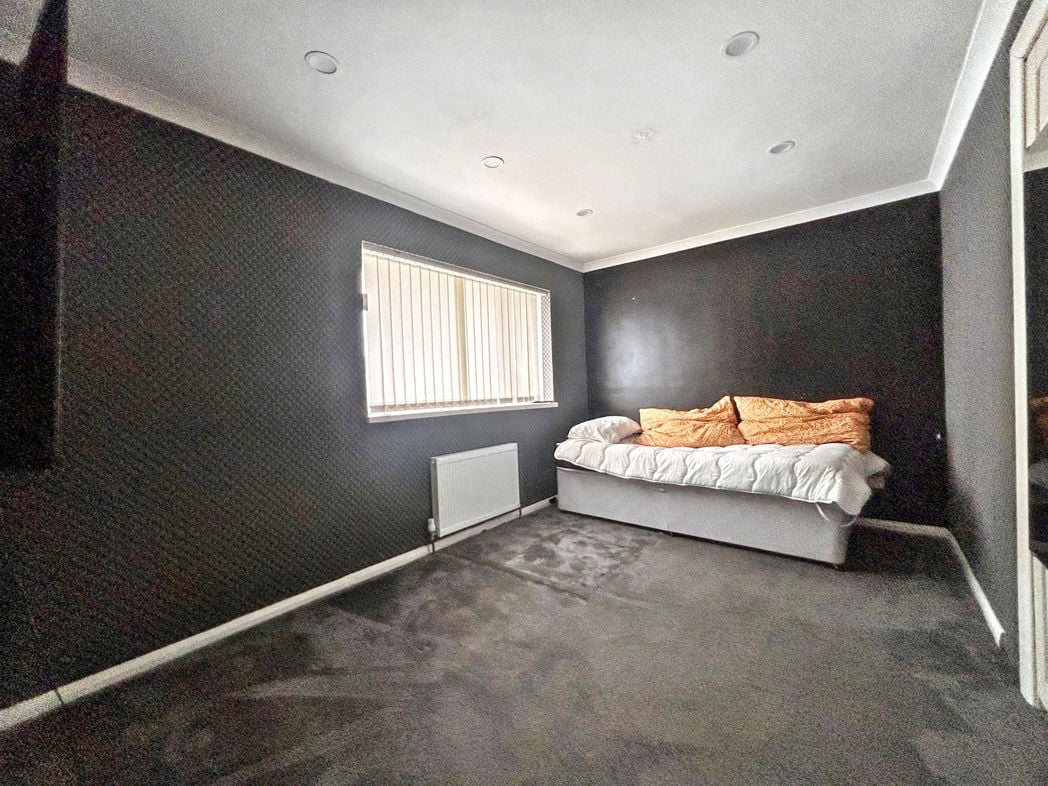 Property image 10 of 16