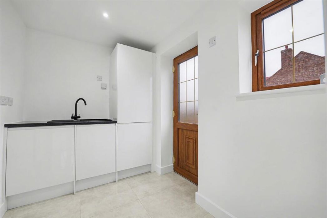 Property image 3 of 9
