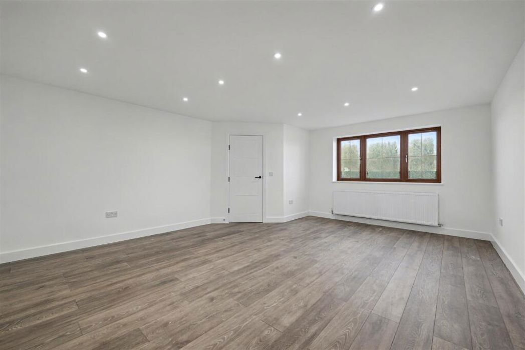 Property image 4 of 9