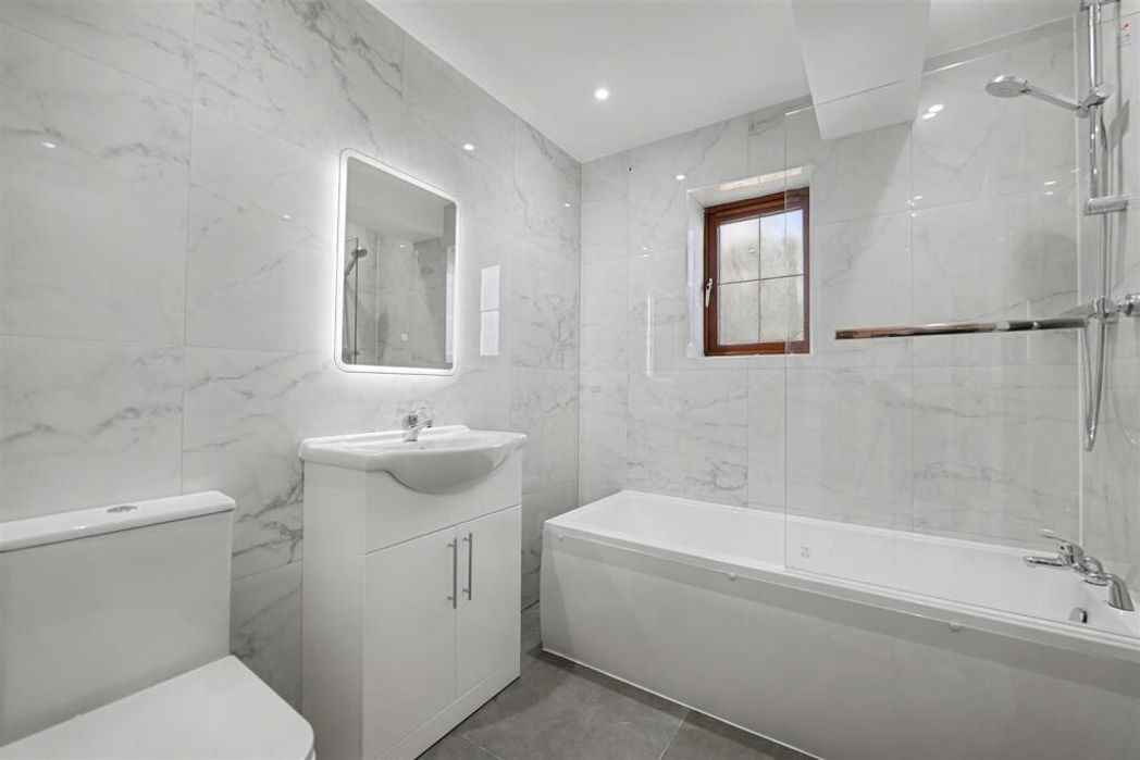 Property image 8 of 9