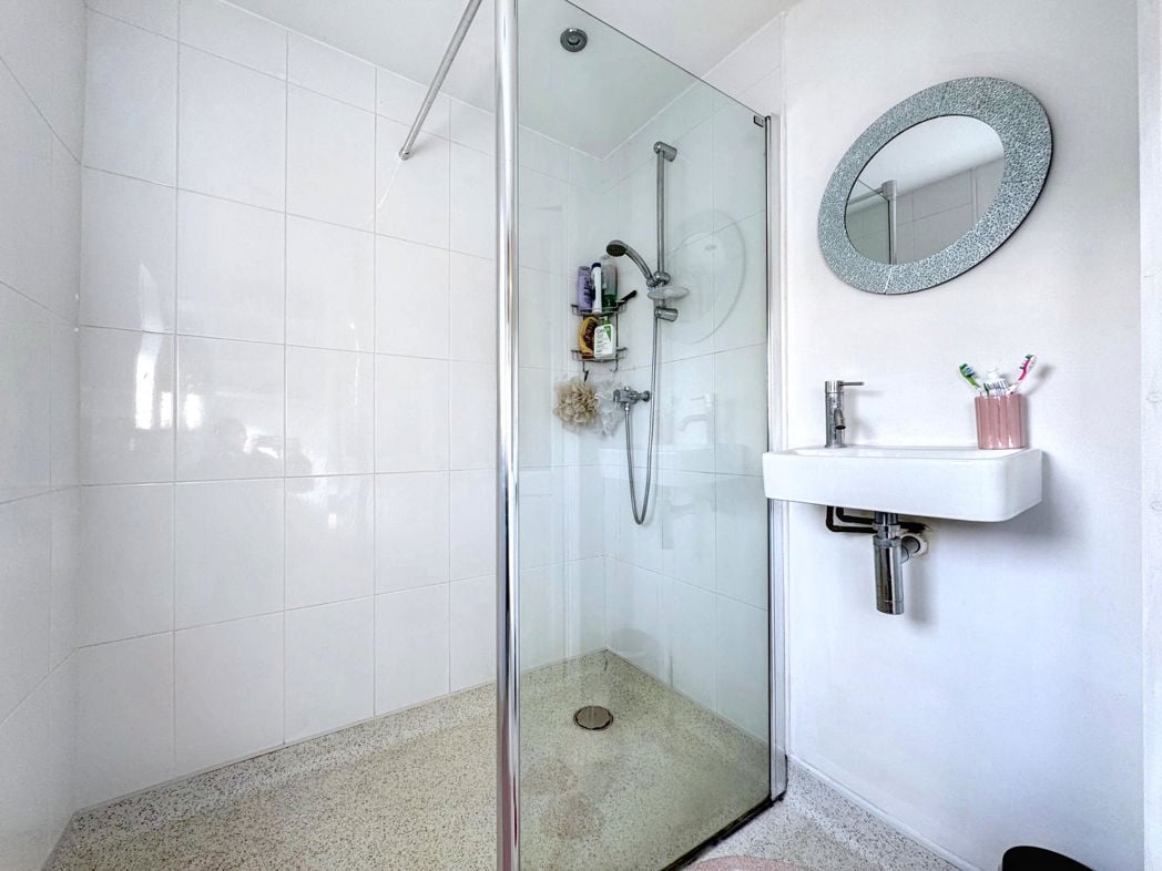 Property image 16 of 22