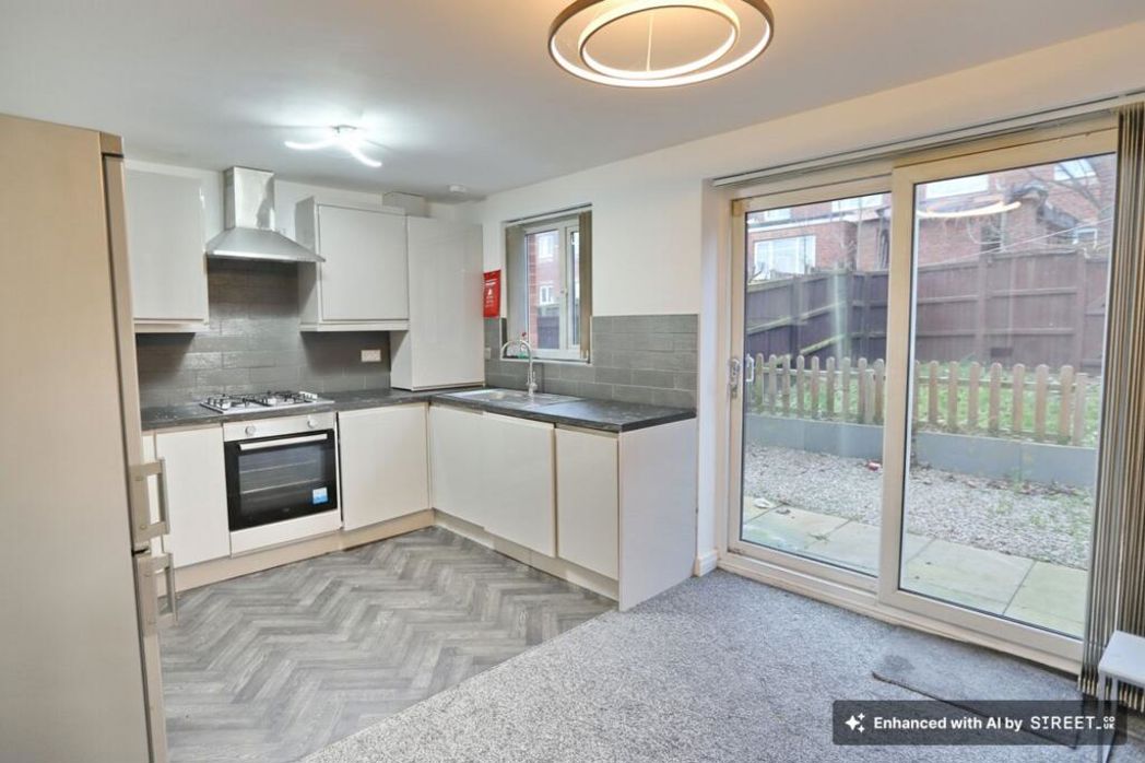 Property image 4 of 19