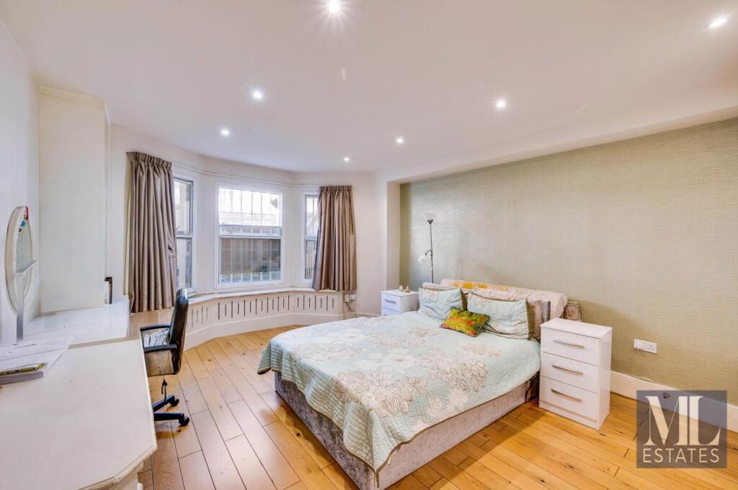 Property image 4 of 8