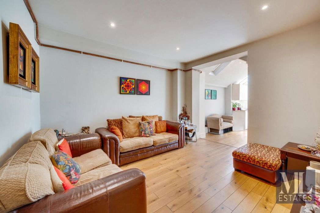 Property image 3 of 8