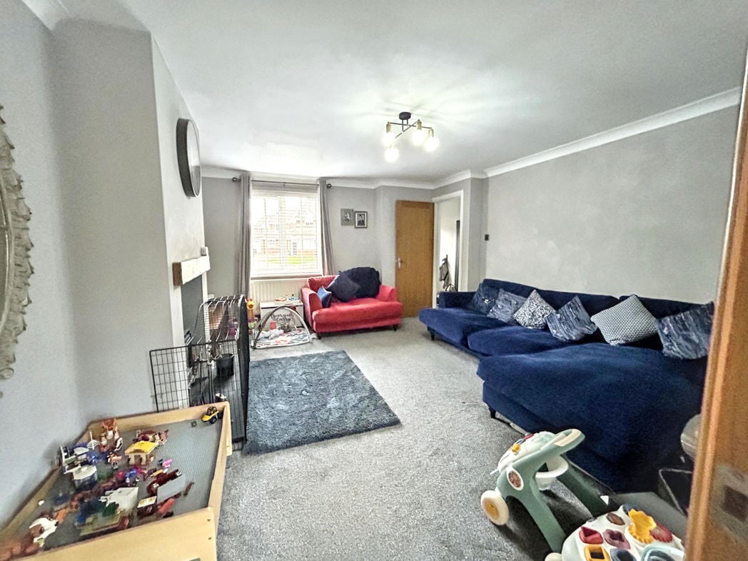 Property image 3 of 21