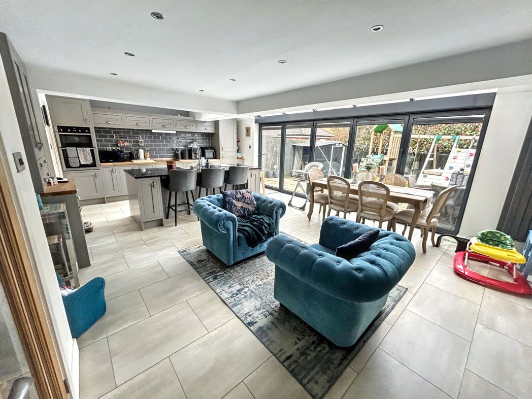 Property image 2 of 21