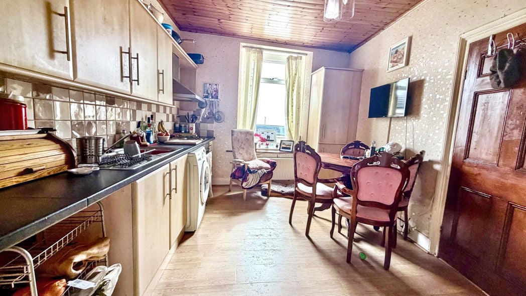 Property image 6 of 17
