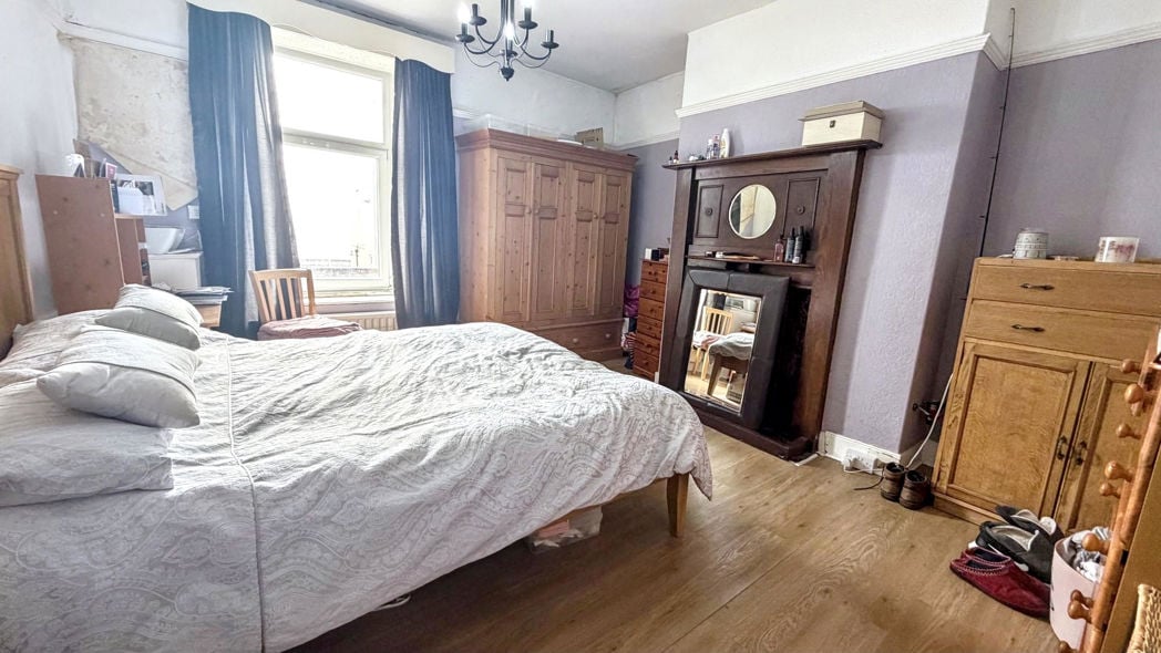 Property image 13 of 17
