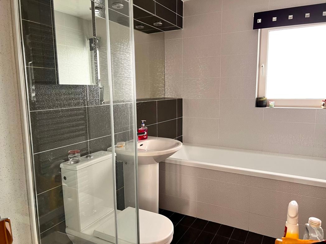 Property image 14 of 38