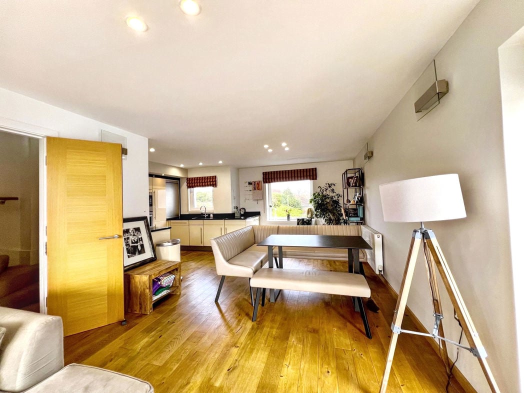 Property image 8 of 38