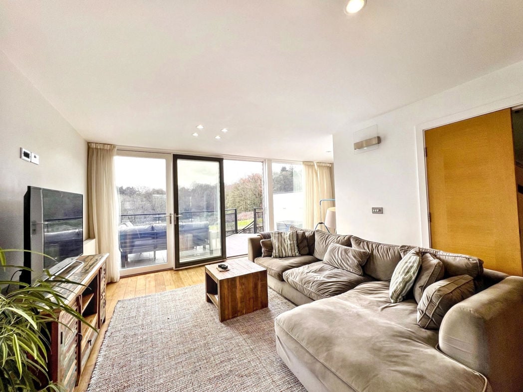 Property image 6 of 38