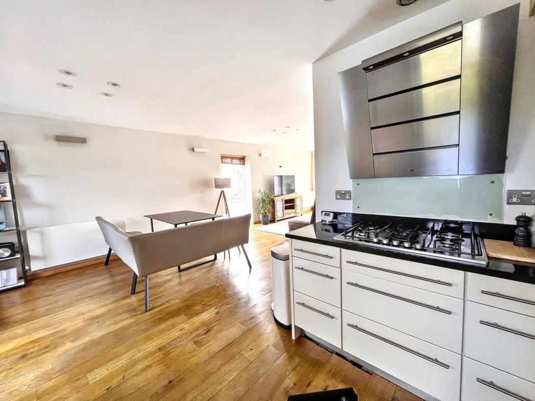Property image 7 of 38