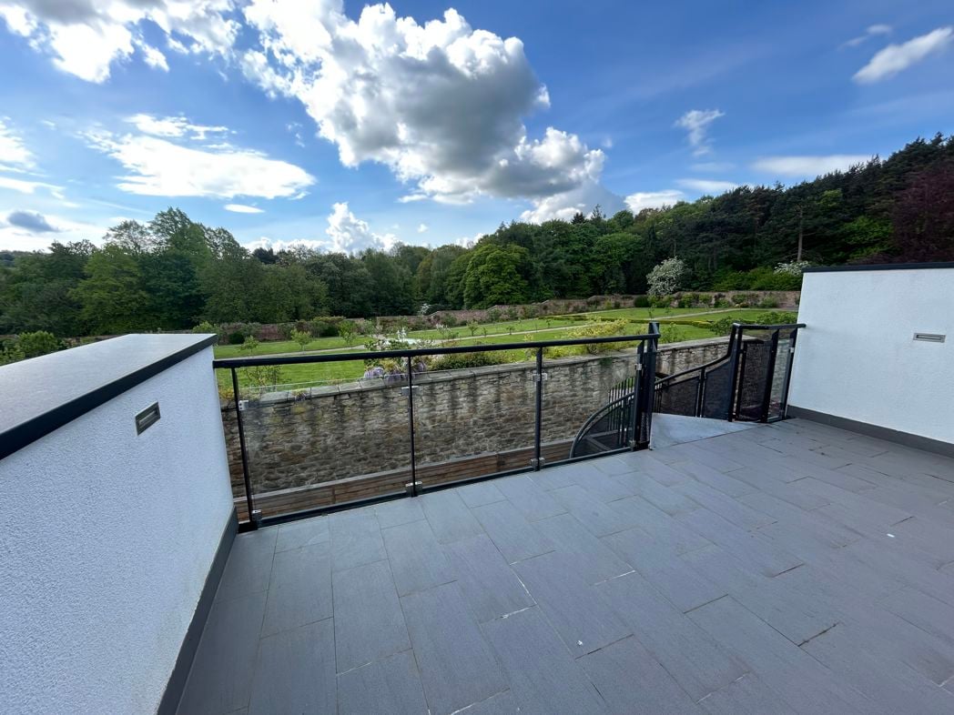 Property image 33 of 38