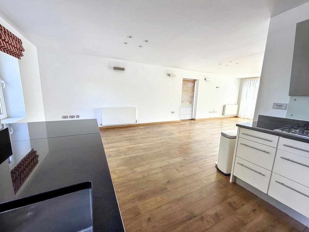 Property image 9 of 42