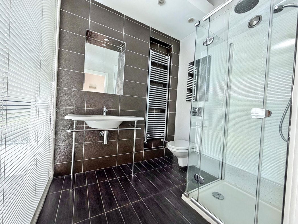 Property image 17 of 42