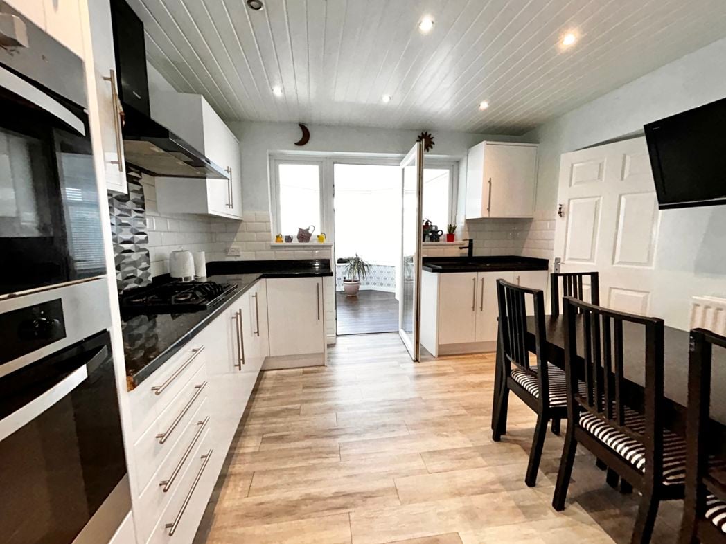 Property image 4 of 16