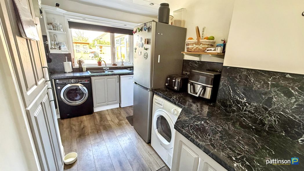 Property image 3 of 31