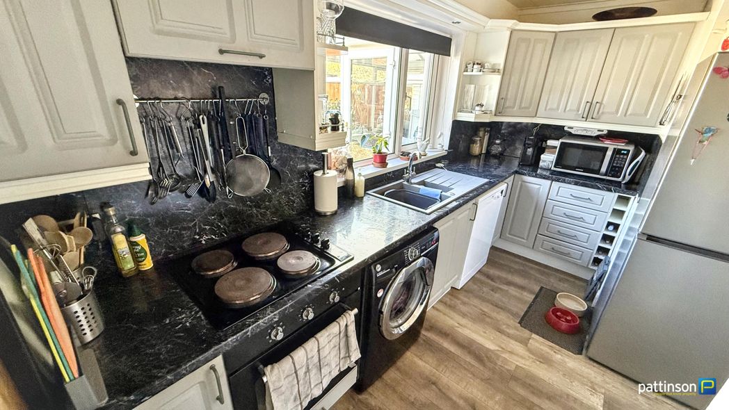 Property image 10 of 31