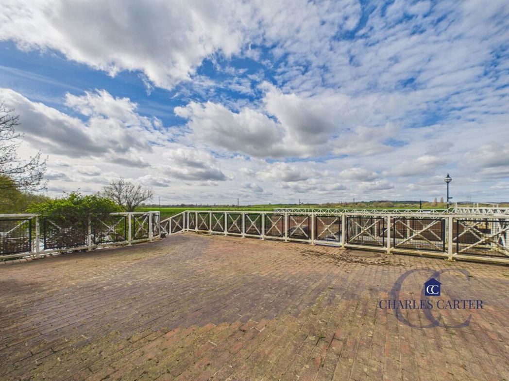 Property image 24 of 31