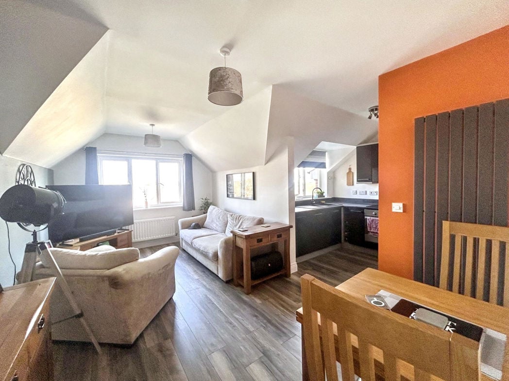 Property image 2 of 10