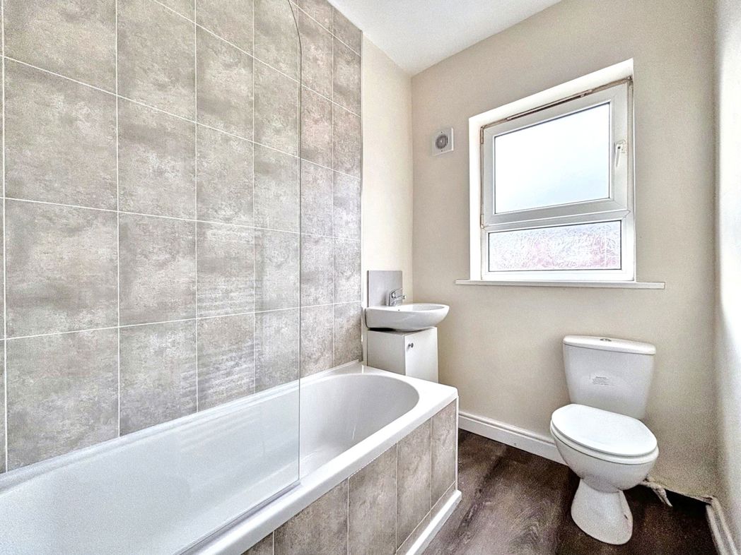 Property image 10 of 13