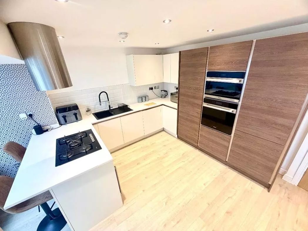 Property image 10 of 30