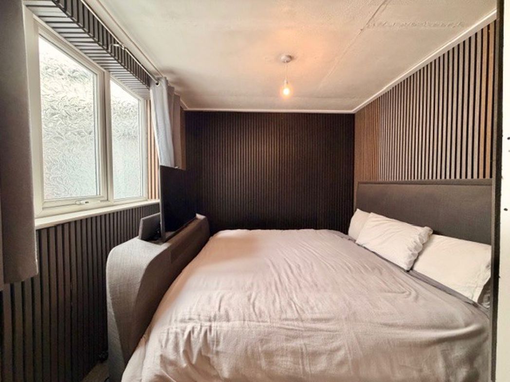 Property image 10 of 21