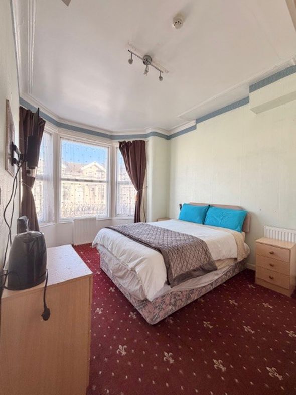 Property image 11 of 21