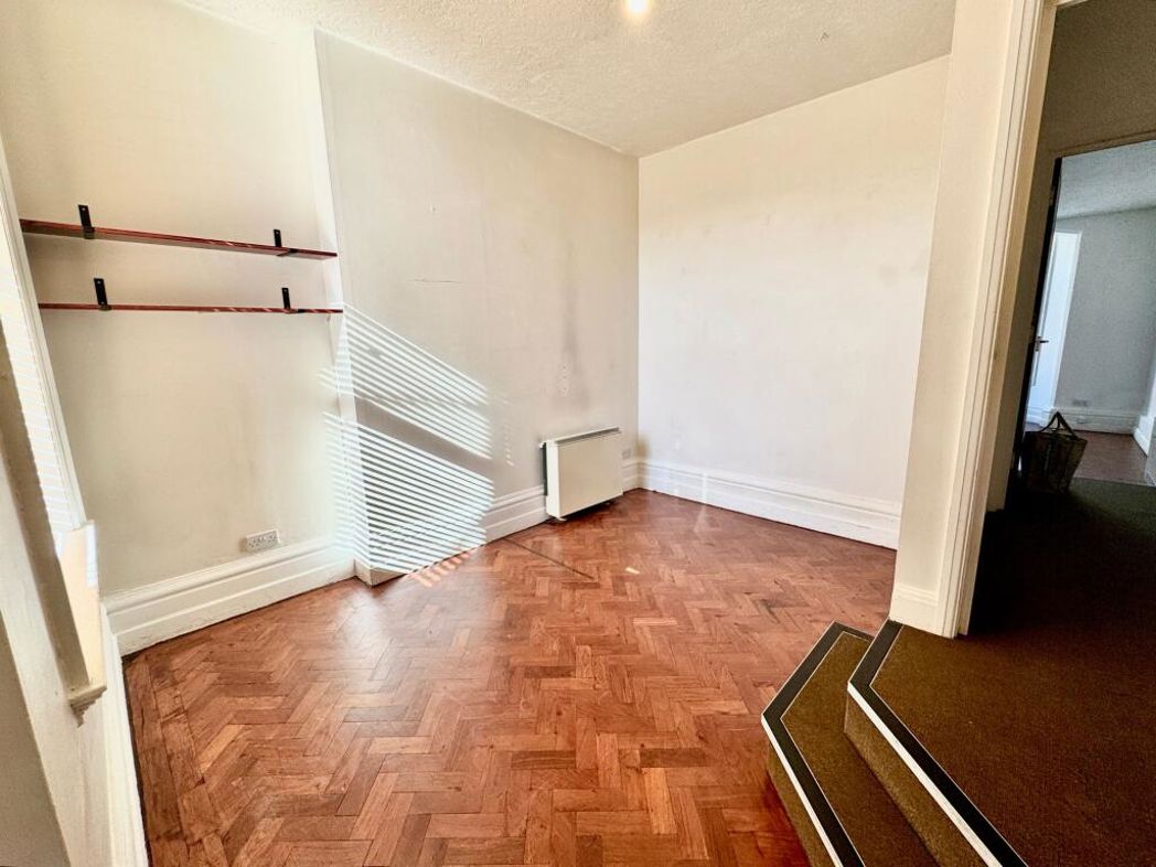 Property image 7 of 12
