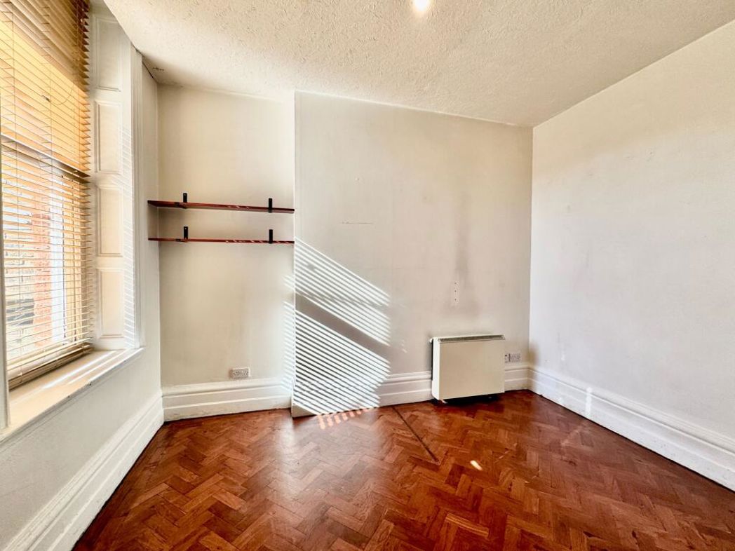 Property image 8 of 12